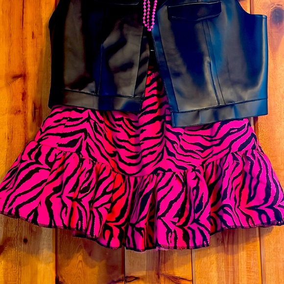 80s neon hot pink women’s costume, size XL, accessories included - Picture 2 of 6